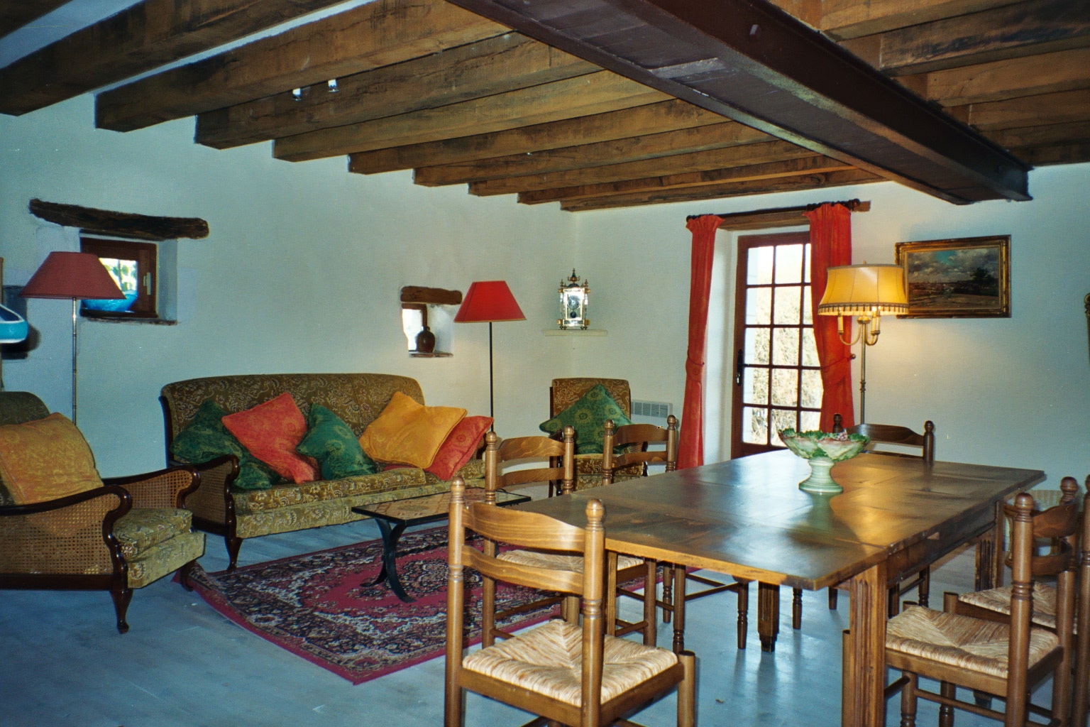 cottage 1 lounge